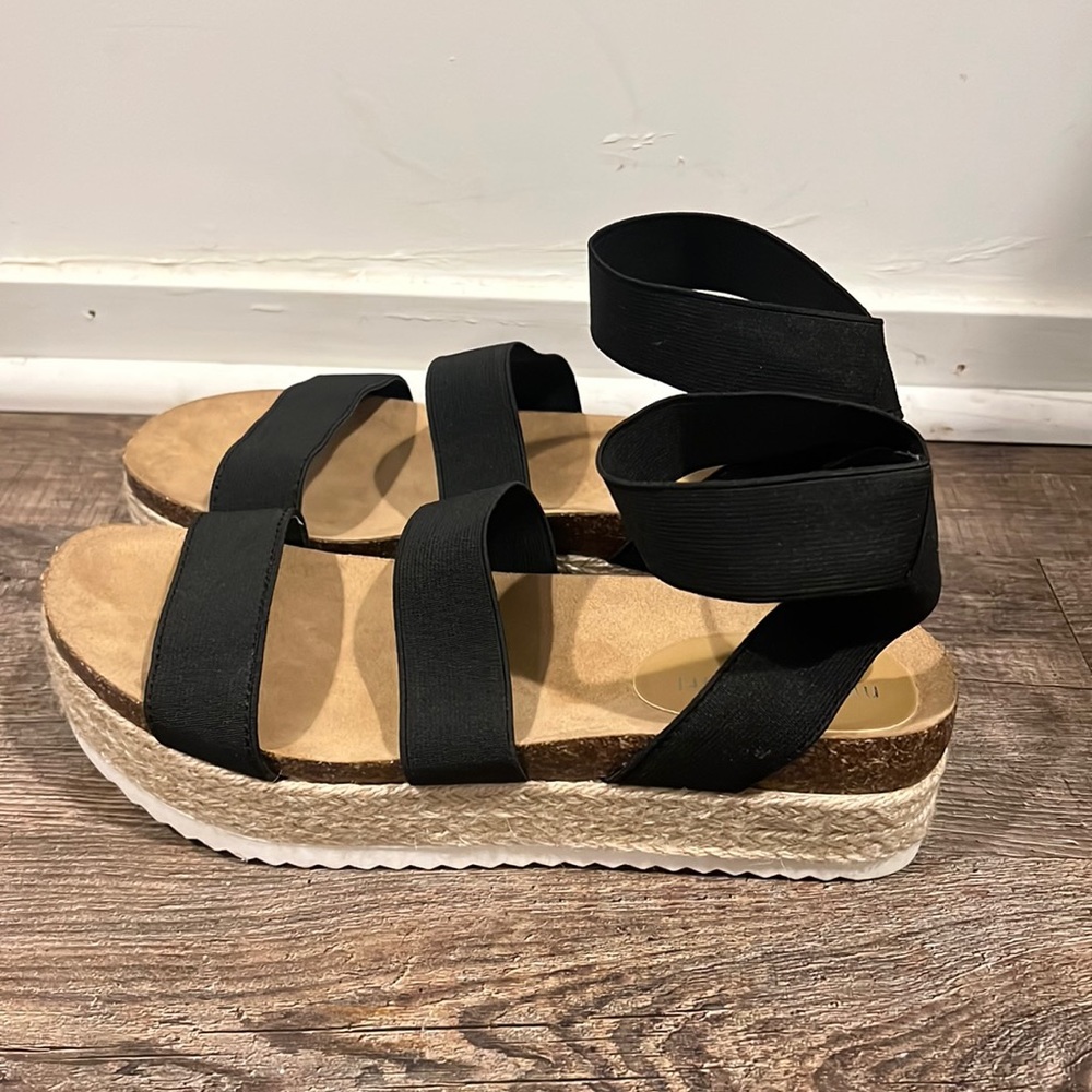 Selling a pair of Madden Girl platform sandals. They are a size 8.5